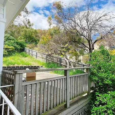 Spectacular Hobart River View Home Lindisfarne Exterior photo